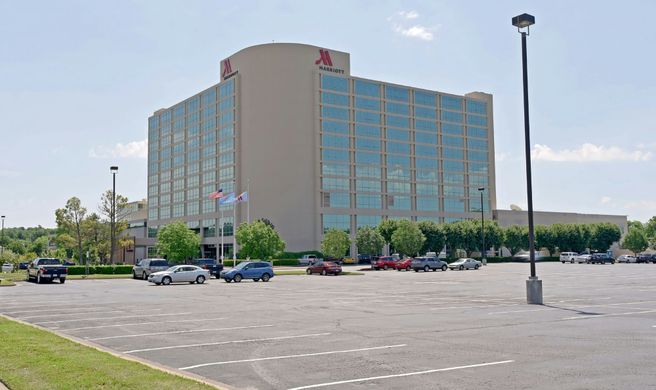 Marriott Tulsa Hotel Southern Hills Exterior