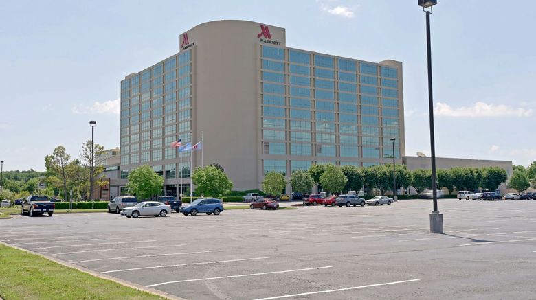 Marriott Tulsa Hotel Southern Hills Exterior. Images powered by <a href="https://www.leonardoworldwide.com" target="_blank" rel="noopener">Leonardo</a>.