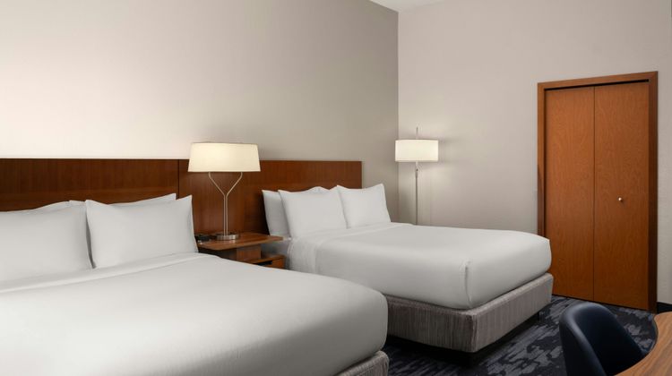 Fairfield Inn & Suites Tifton Room