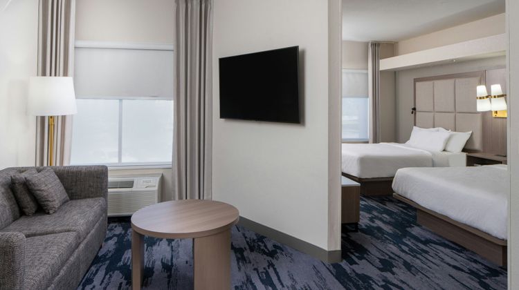 Fairfield Inn & Suites Lafayette South Suite