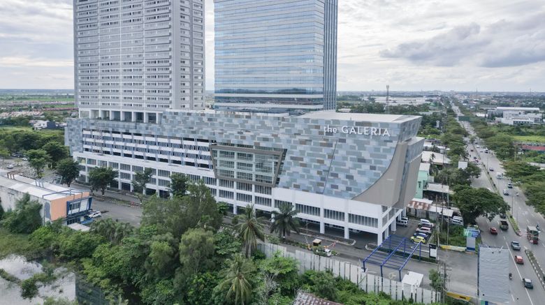 Holiday Inn Exp Suites Banjarmas Exterior. Images powered by <a href="https://www.leonardoworldwide.com" target="_blank" rel="noopener">Leonardo</a>.