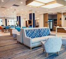 Holiday Inn Express & Suites Des Moines Exterior