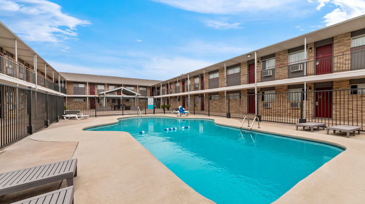 Red Roof Inn Del Rio Pool