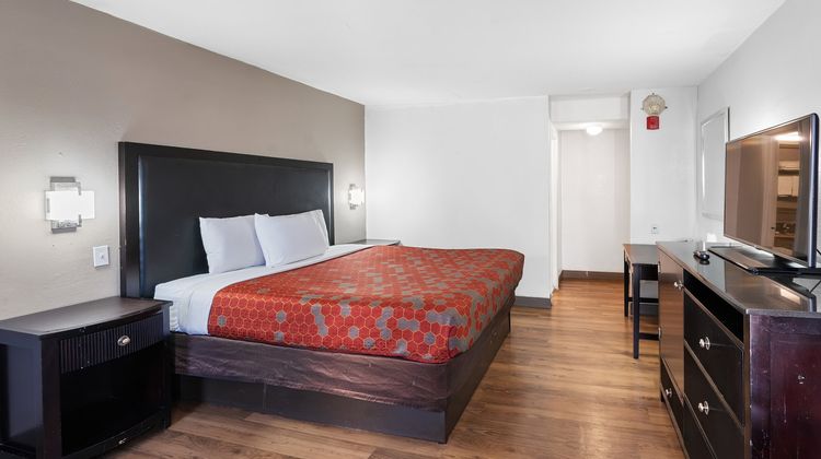 Red Carpet Inn Philadelphia Airport Room