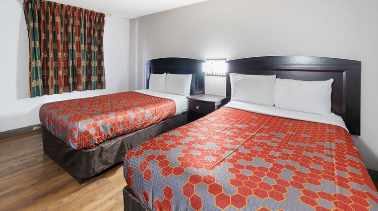 Red Carpet Inn Philadelphia Airport Room