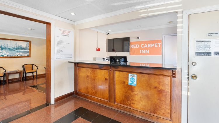 Red Carpet Inn Philadelphia Airport Lobby