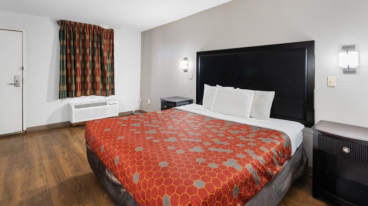Red Carpet Inn Philadelphia Airport Room