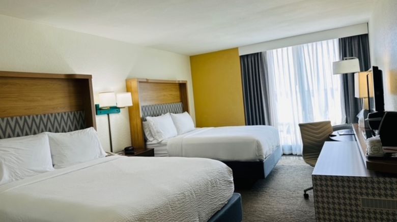 <b>Holiday Inn Miami Int'l Airport Hotel Room</b>. Images powered by <a href="https://www.leonardoworldwide.com/" title="Leonardo Worldwide" target="_blank">Leonardo</a>.