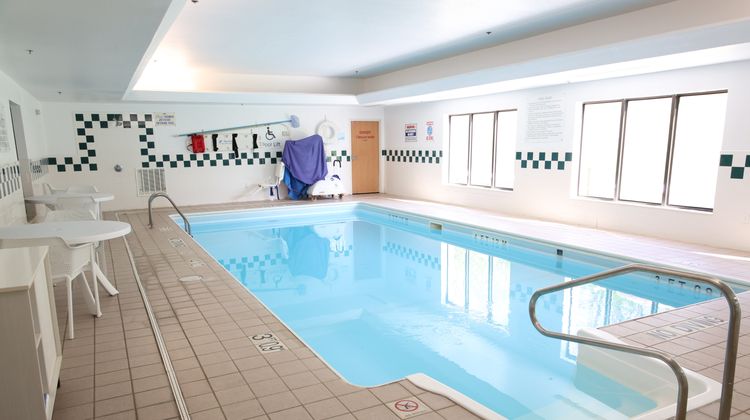 Holiday Inn Express Hotel & Suites Pool
