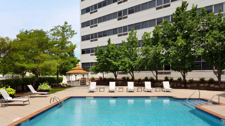 Delta Hotels by Marriott Woodbridge Pool