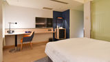 Holiday Inn Express Taipei Train Station Room