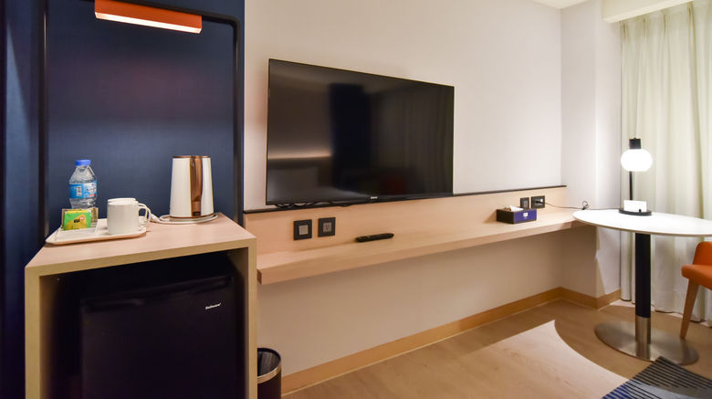 <b>Holiday Inn Express Taipei Train Station Room</b>. Images powered by <a href="https://www.leonardoworldwide.com/" title="Leonardo Worldwide" target="_blank">Leonardo</a>.