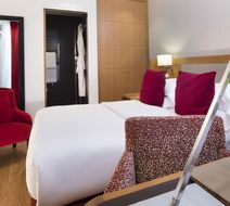 Le Six Saint Germain Room