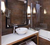 Le Six Saint Germain Room