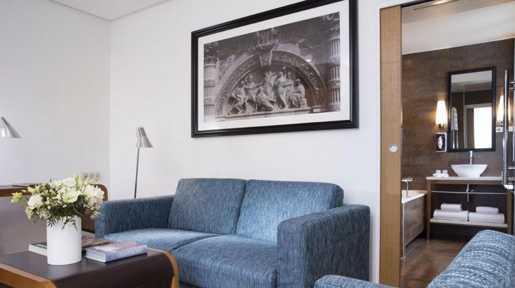 Le Six Saint Germain Suite