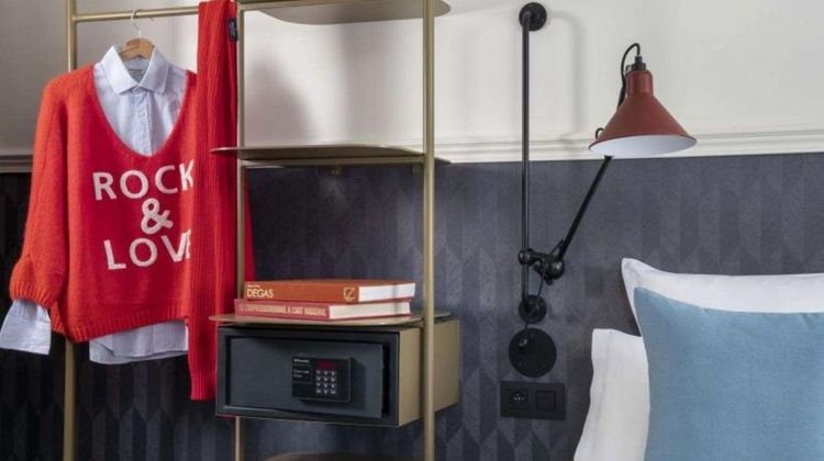 Hotel Des Mines Room