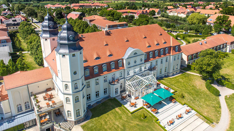 Schlosshotel Fleesensee Exterior