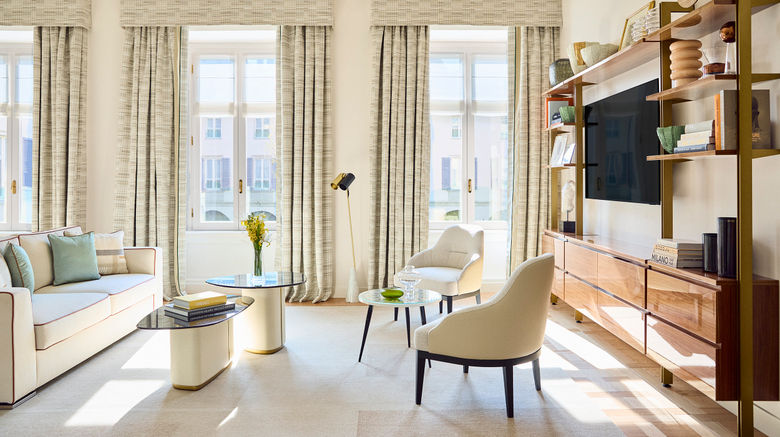 <b>Four Seasons Hotel Milano Room</b>. Images powered by <a href="https://www.leonardoworldwide.com/" title="Leonardo Worldwide" target="_blank">Leonardo</a>.