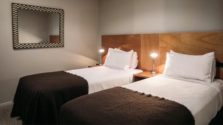 King & Queen Hotel Suites Suite