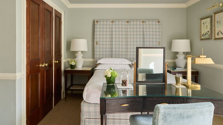 <b>The Milestone Hotel and Residences Room</b>. Images powered by <a href=https://www.travelagewest.com/Hotels/London/