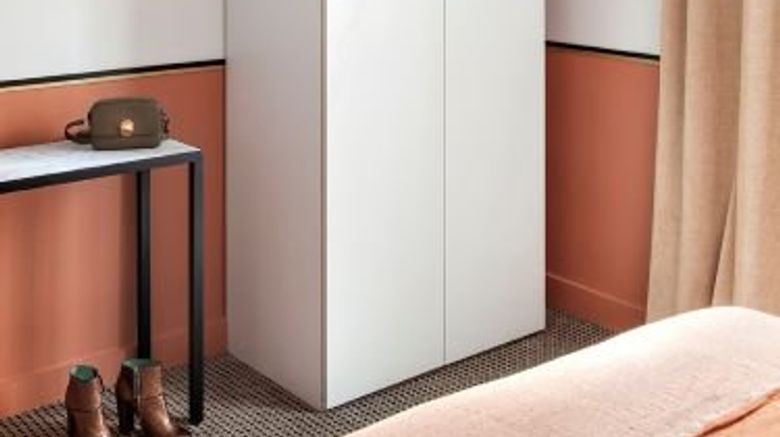 <b>Doisy Hotel Room</b>. Images powered by <a href="https://www.leonardoworldwide.com/" title="Leonardo Worldwide" target="_blank">Leonardo</a>.