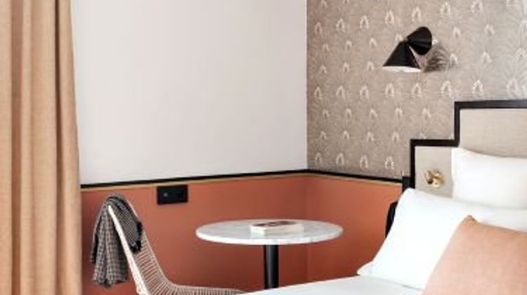 Doisy Hotel Room