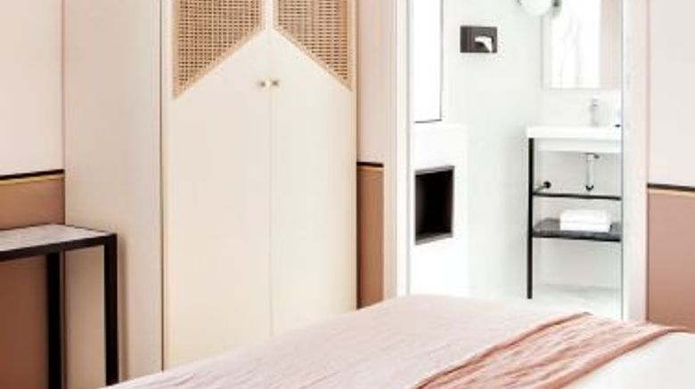 <b>Doisy Hotel Room</b>. Images powered by <a href="https://www.leonardoworldwide.com/" title="Leonardo Worldwide" target="_blank">Leonardo</a>.