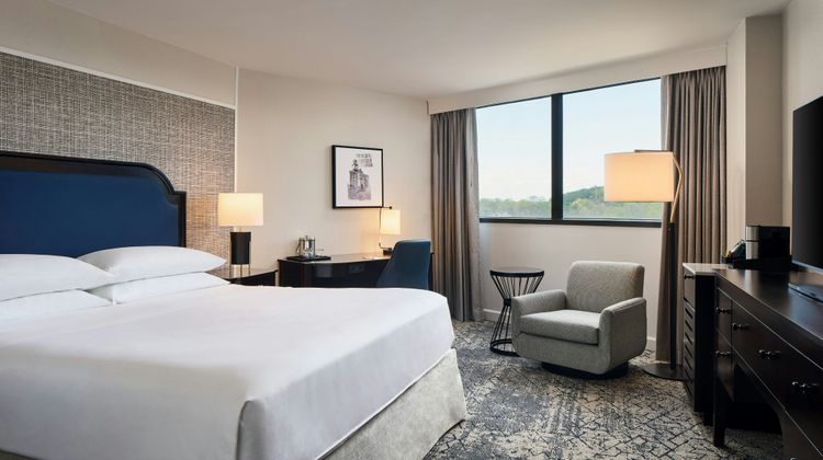 Sheraton Baltimore North Hotel Room