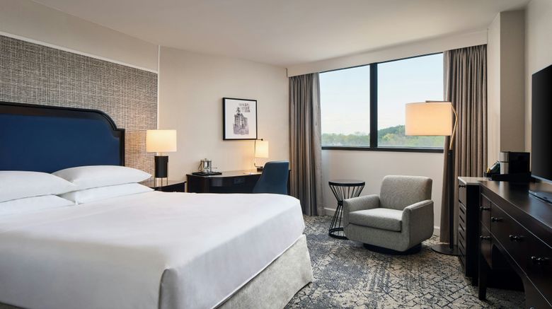 <b>Sheraton Baltimore North Hotel Room</b>. Images powered by <a href="https://www.leonardoworldwide.com/" title="Leonardo Worldwide" target="_blank">Leonardo</a>.
