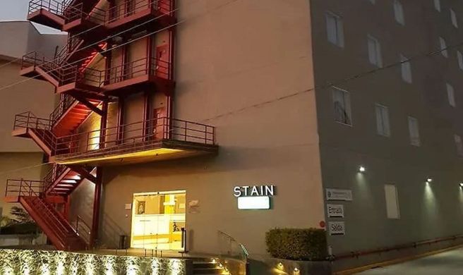 Stain Loft and Suites Exterior
