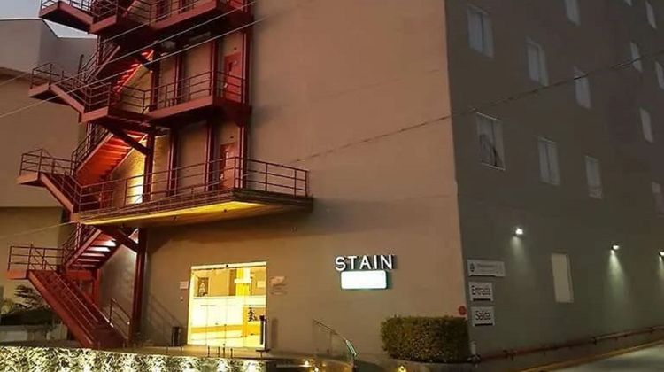 Stain Loft and Suites Exterior
