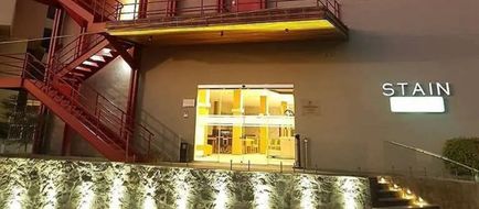 Stain Loft and Suites Exterior