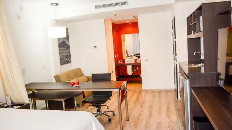 Stain Loft and Suites Room
