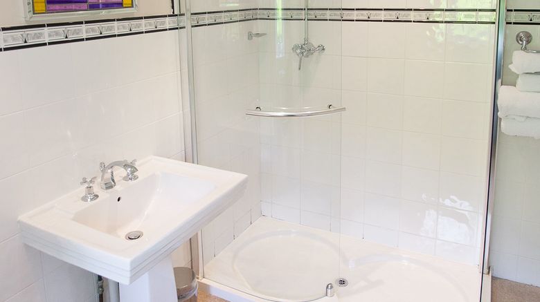 <b>Claverton Country House Room</b>. Images powered by <a href="https://www.leonardoworldwide.com/" title="Leonardo Worldwide" target="_blank">Leonardo</a>.