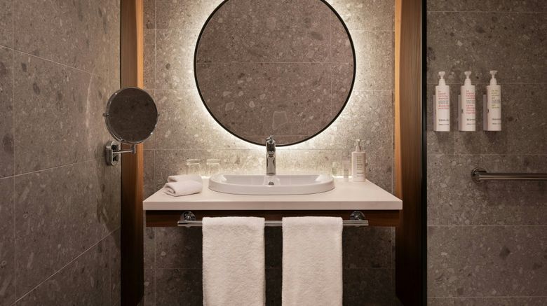 <b>Milan Marriott Hotel Room</b>. Images powered by <a href="https://www.leonardoworldwide.com/" title="Leonardo Worldwide" target="_blank">Leonardo</a>.