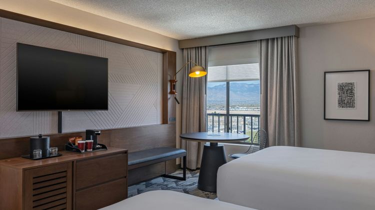 Sheraton Albuquerque Airport Hotel Room