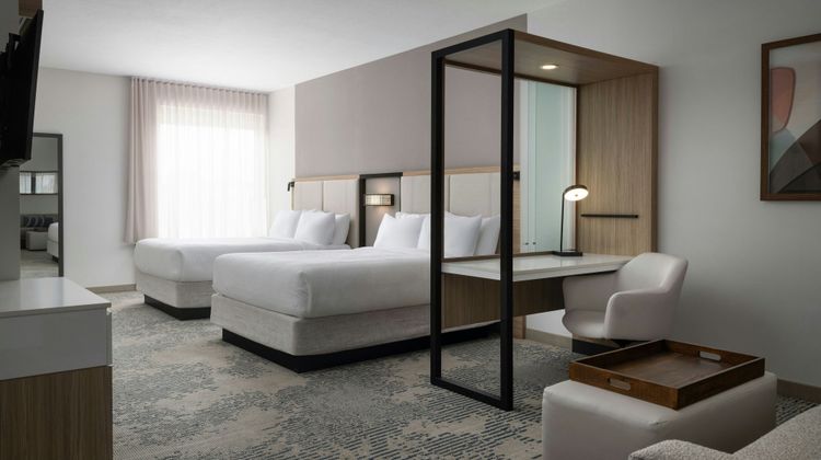SpringHill Suites by Marriott Troy Suite
