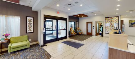 Holiday Inn Express Exterior