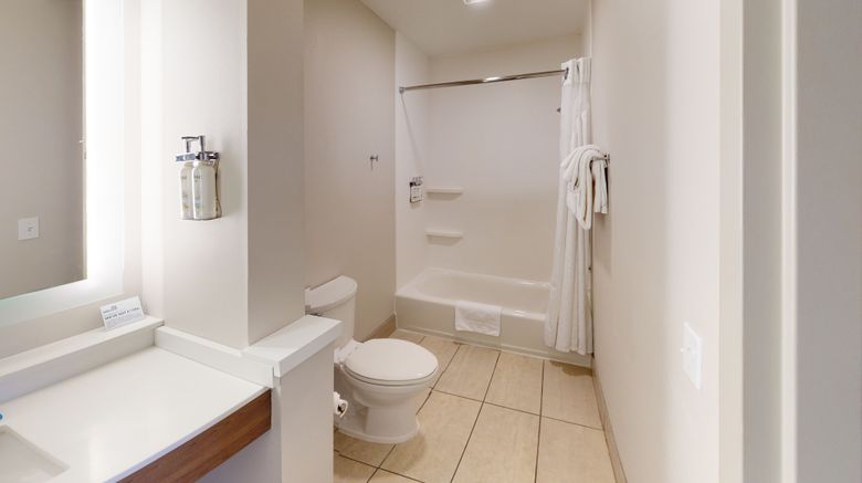 <b>Holiday Inn Express Room</b>. Images powered by <a href="https://www.leonardoworldwide.com/" title="Leonardo Worldwide" target="_blank">Leonardo</a>.