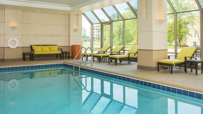 <b>Sheraton Suites Chicago Elk Grove Pool</b>. Images powered by <a href="https://www.leonardoworldwide.com/" title="Leonardo Worldwide" target="_blank">Leonardo</a>.