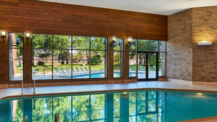 Four Points Milwaukee North Shore Pool