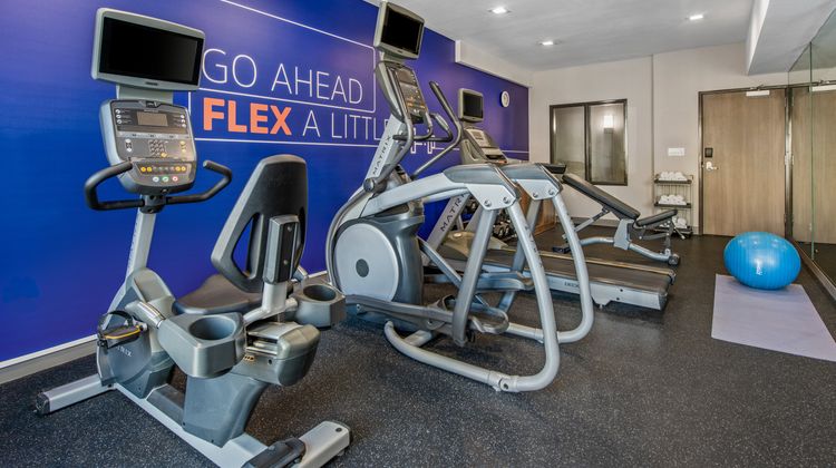 Holiday Inn Express Sorrento Valley Health Club