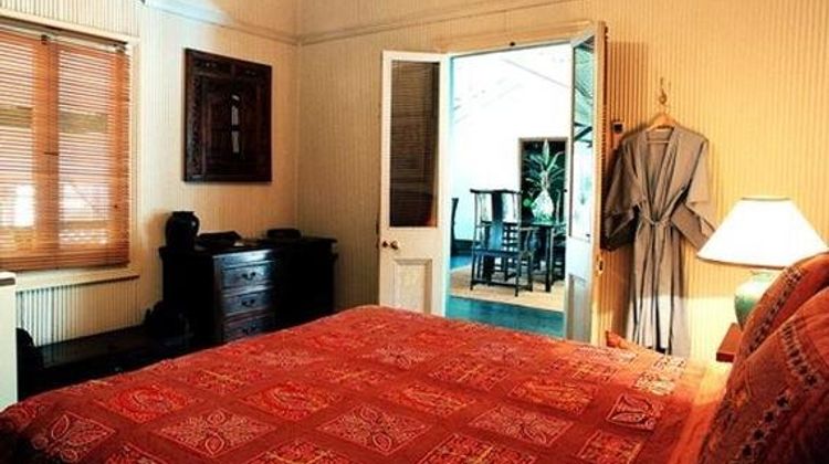 Pinctada McAlpine House Room