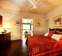 Pinctada McAlpine House Room