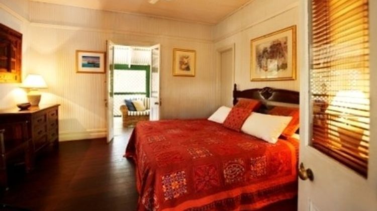 Pinctada McAlpine House Room