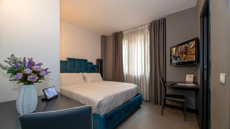 <b>Golden Hotel Room</b>. Images powered by <a href="https://www.leonardoworldwide.com/" title="Leonardo Worldwide" target="_blank">Leonardo</a>.