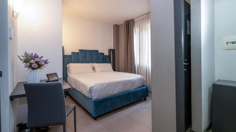<b>Golden Hotel Room</b>. Images powered by <a href="https://www.leonardoworldwide.com/" title="Leonardo Worldwide" target="_blank">Leonardo</a>.