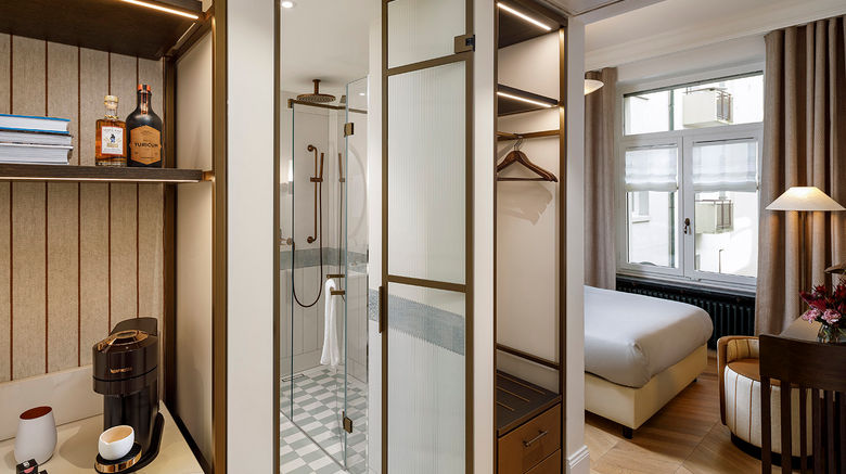 <b>Ambassador Hotel Zurich Room</b>. Images powered by <a href="https://www.leonardoworldwide.com/" title="Leonardo Worldwide" target="_blank">Leonardo</a>.
