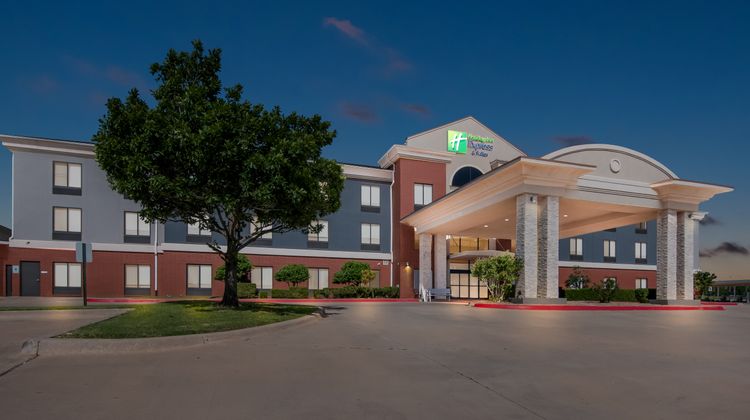 Holiday Inn Express Perry Exterior