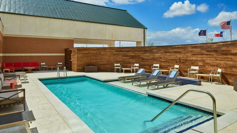 <b>Four Points Dallas/Fort Worth Arpt North Pool</b>. Images powered by <a href="https://www.leonardoworldwide.com/" title="Leonardo Worldwide" target="_blank">Leonardo</a>.